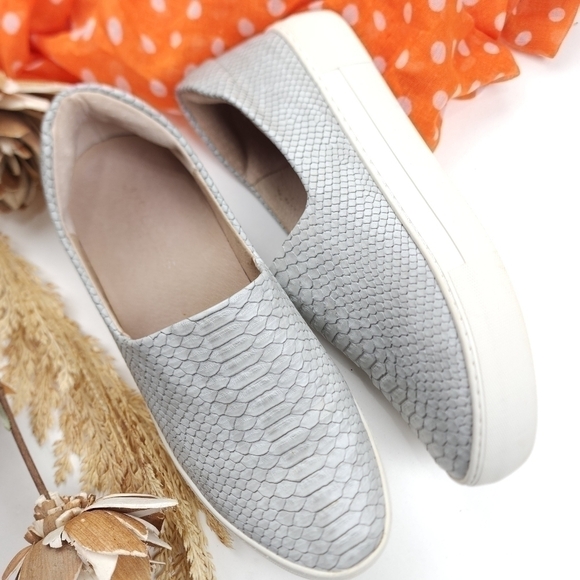 J Slides Grey Leather Embossed Loafers Sz 8m - Picture 3 of 7